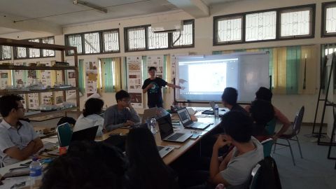Aktivitas Critical Context Studio Unit Semarang