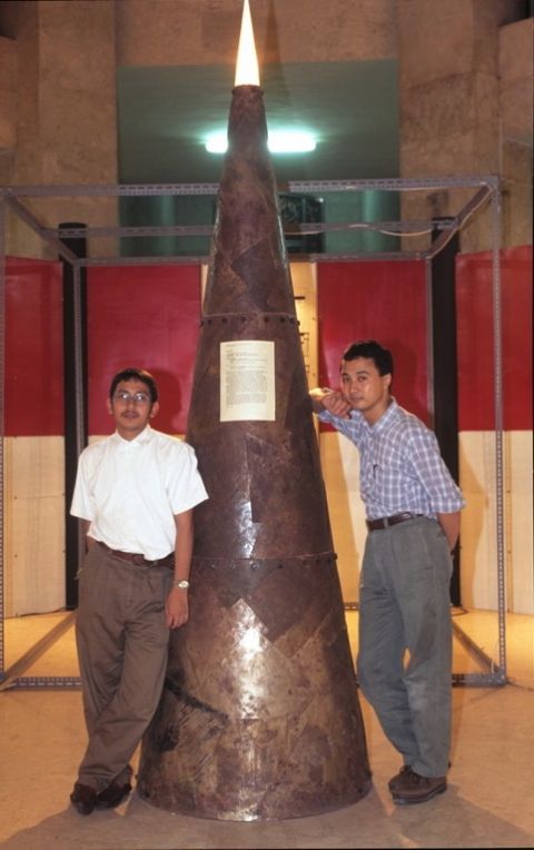 Armekon Reka Tantra di Pameran Seni Rupa dan Arsitektur, Monumen Nasional, 1995