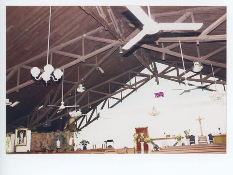 Interior Altar Gereja Kristus Raja 