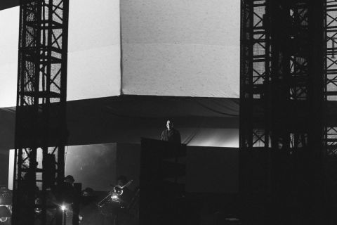 Suasana Konser Monokrom Tulus