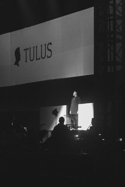 Suasana Konser Monokrom Tulus