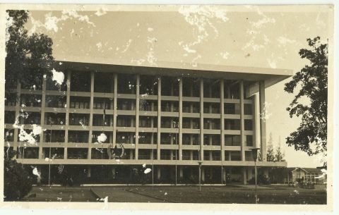 Gedung Pola