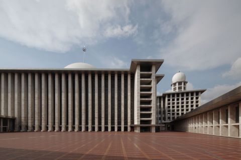 Ruang Luar Masjid Istiqlal