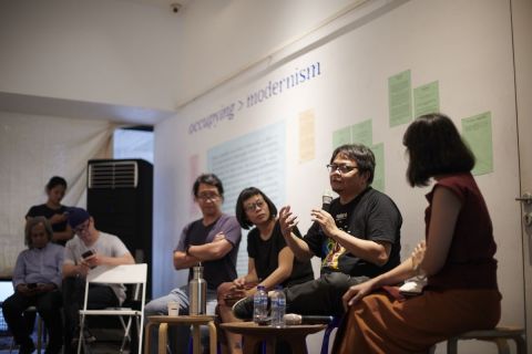Bincang-bincang: Disclosing Our Modern Spaces dalam occupying>modernism